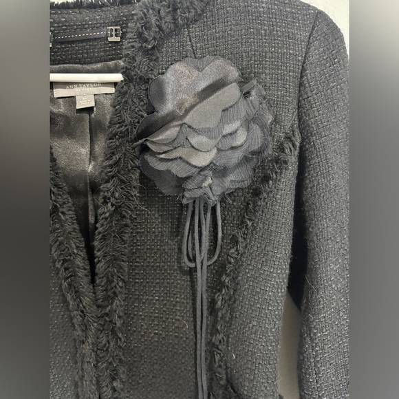 Ann Taylor Petites Wool Blend Blazer Lined Black Decorative Pin Flower Size 0P - Picture 10 of 11
